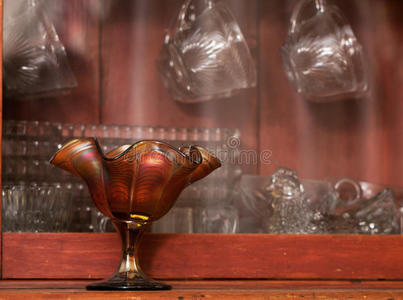 古董玻璃器皿陈列图片