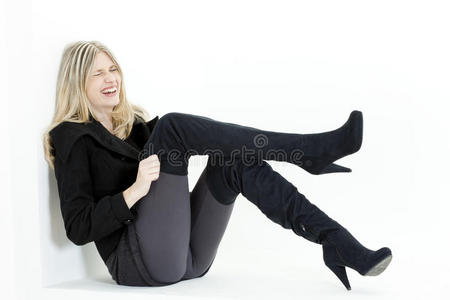 微笑 情绪 女人 鞋类 长的 成人 外套 时尚 紧身裤 靴子