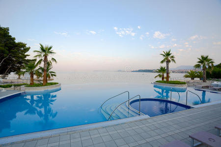 豪华无限泳池,海景美不胜收照片