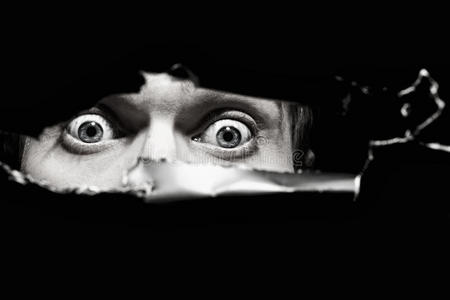 眼睛的男人图片