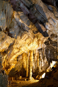 土耳其宗古尔达克gokgol cave