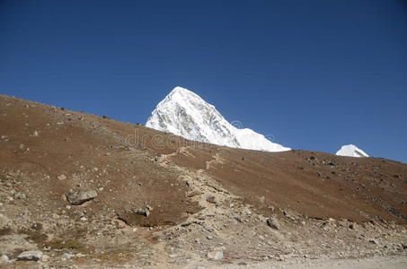 珠穆朗玛峰的普莫里山