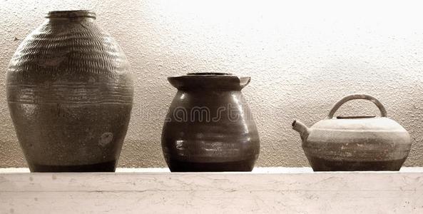 古代陶器陈列图片