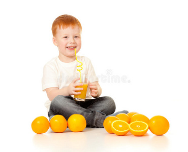 橘子汁红发男孩