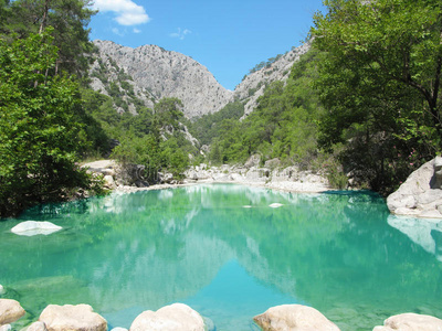 土耳其峡谷的蓝色泻湖