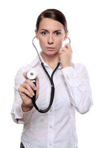 女医生用听诊器听图片