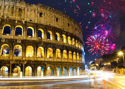 科洛索上空的庆祝烟火。意大利。罗马
