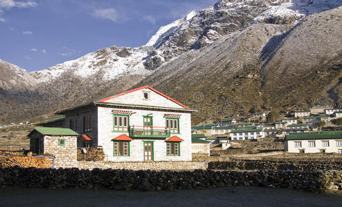 昆戎珠穆朗玛峰地区的山村图片