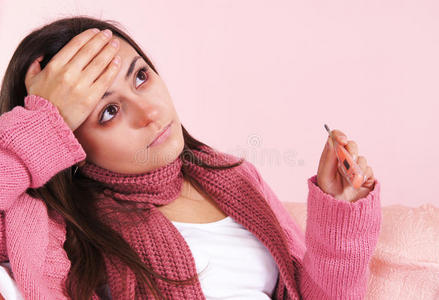 情绪病沙发上生病的女孩照片
