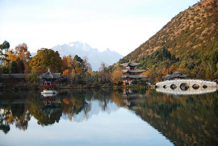 中国丽江的黑龙湖
