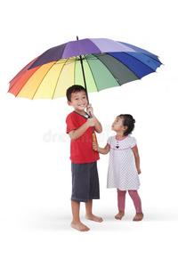 带雨伞的孩子