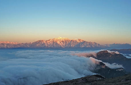 中国四川，甘孜牛山风光，