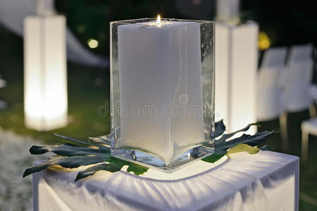 用蜡烛装饰的婚宴图片