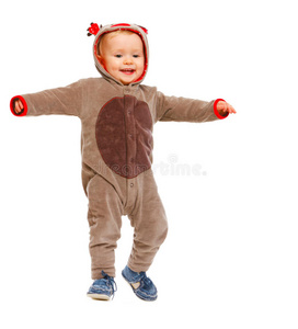 穿着服装的婴儿驯鹿跳舞