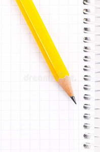 笔记本上的铅笔