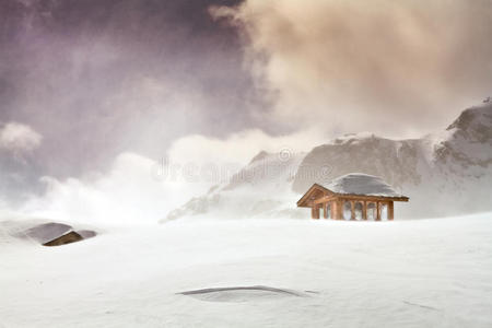 布利扎德的木屋和白雪覆盖的小屋