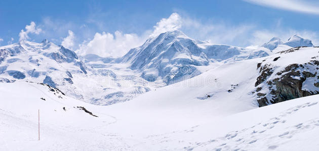 雪山山脉景观