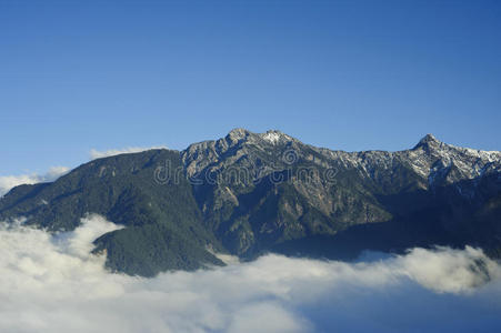 台湾雪山景观。