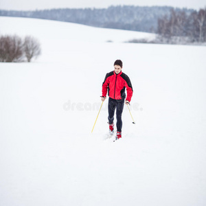 青年越野滑雪