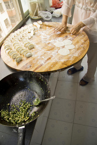 蒸的 特写镜头 瓷器 草本植物 总和 午餐 营养 准备 晚餐