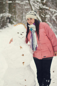 女人和雪人