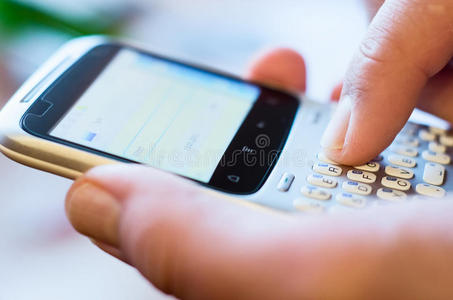 指戴式qwerty智能手机照片