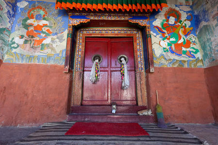 寺庙的门