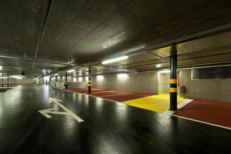 停车场场景图片