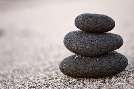 三块石头