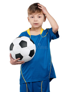 身穿乌克兰国家足球队服的男孩