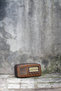 五十年代的旧收音机图片
