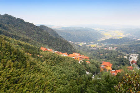 山中佛寺