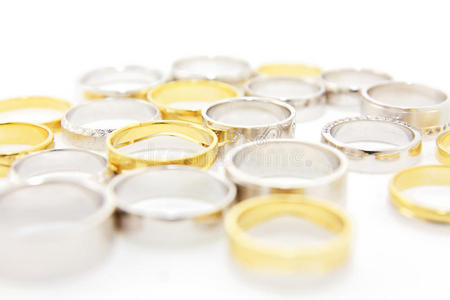 不同的结婚戒指