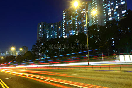 未来都市夜交通图片