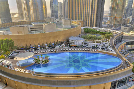 迪拜码头的游泳池