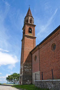 圣洛伦佐教堂。维亚诺。埃米利娅罗曼尼亚。意大利。