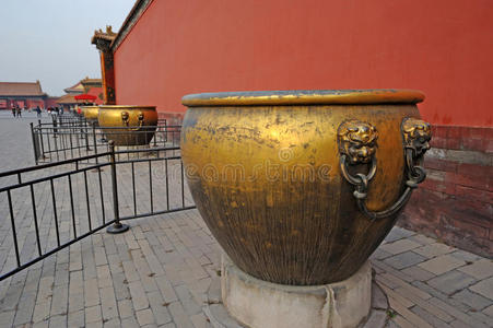 紫禁城的铜铁缸