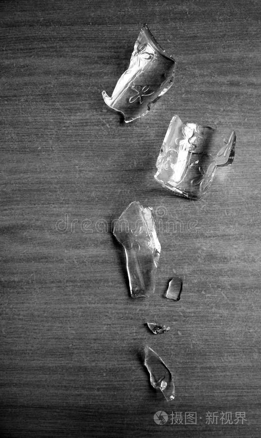 碎玻璃万圣节查看作者其他作品查看更多>碎玻璃瓶碎片绿色的竹叶框