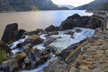 wapama瀑布下游和hetchy hetchy水库