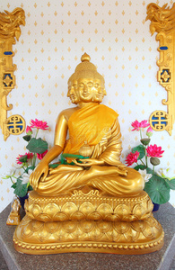 泰国萨蒂纳瓦科特佛(九面佛)照片