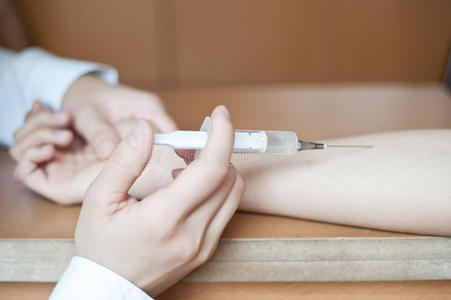 护士注射图片