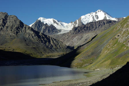 湖光山色