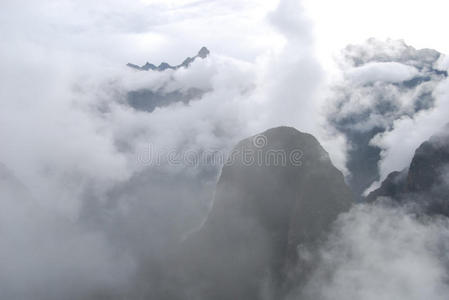 马丘比丘附近的普图库西山景图片