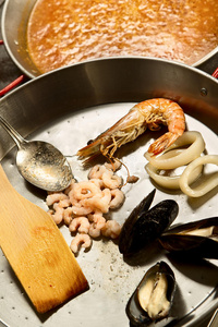 分阶段烹调海鲜饭图片