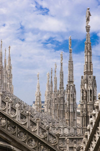米兰大教堂的尖顶图片
