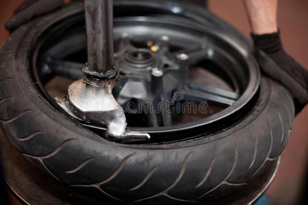 摩托车轮胎修理