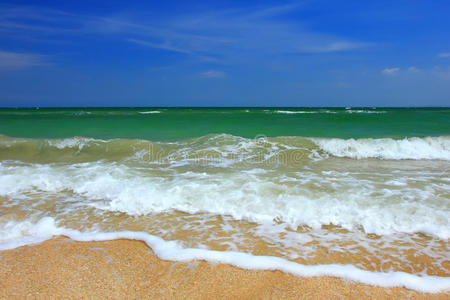 海上风暴天，沙滩