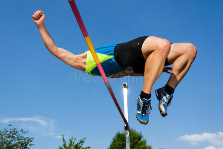 跳高运动员照片