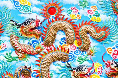 中国龙雕像照片