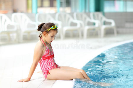 儿童游泳池放松
